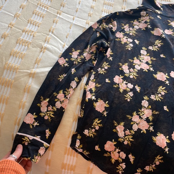 2 Piece Silky Soft Victoria Secret Pajama Set - Picture 3 of 10